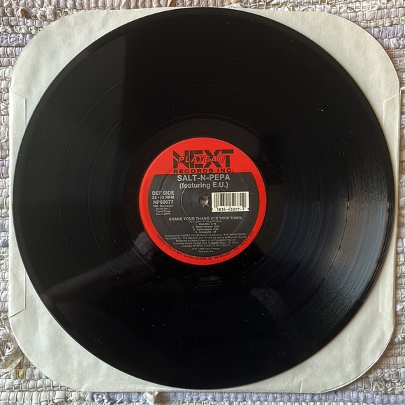 Salt-N-Pepa - “Shake Your Thang” Vinyl 12inch Single - Picture 3 of 6